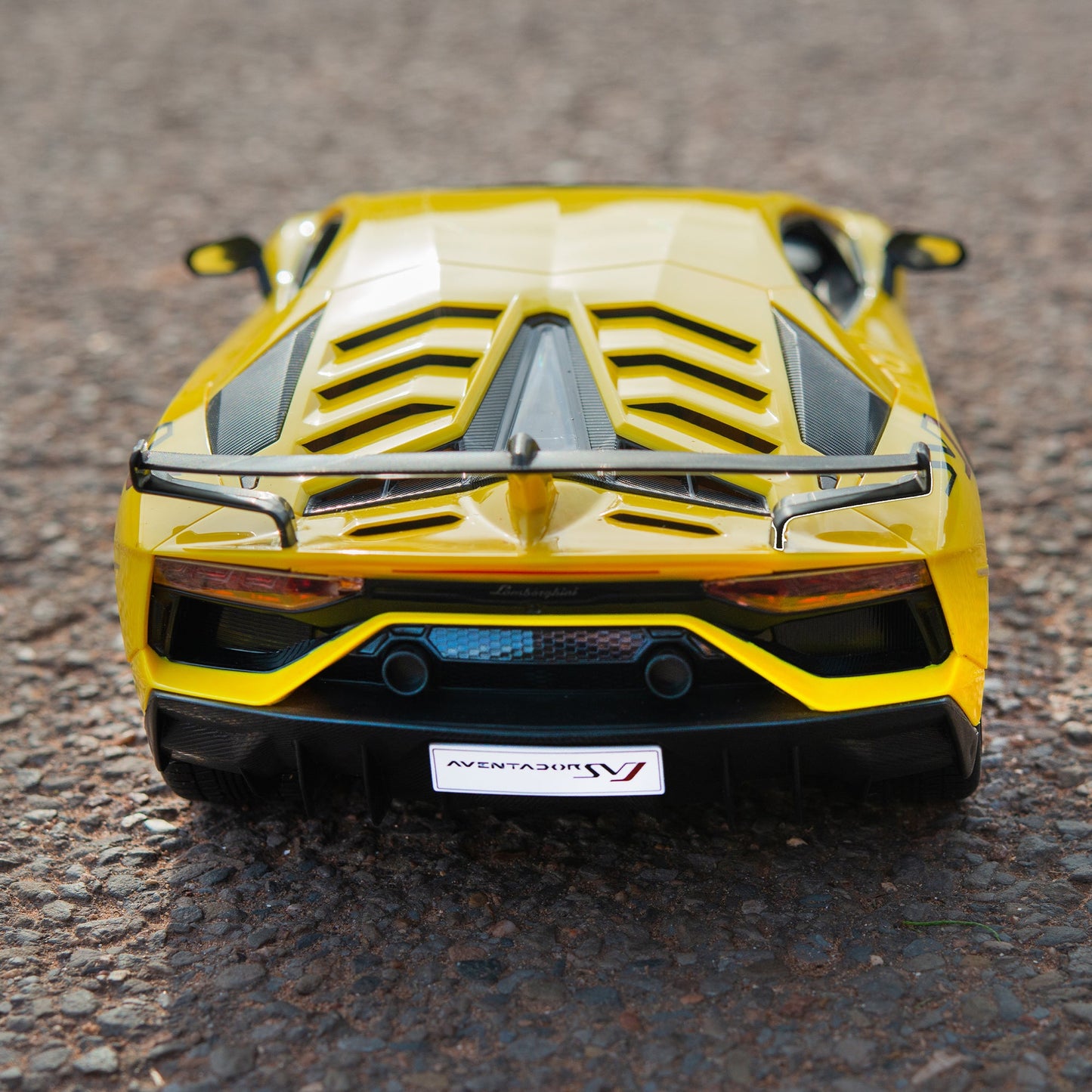 Remote Control 1:14 Lamborghini Aventador SVJ